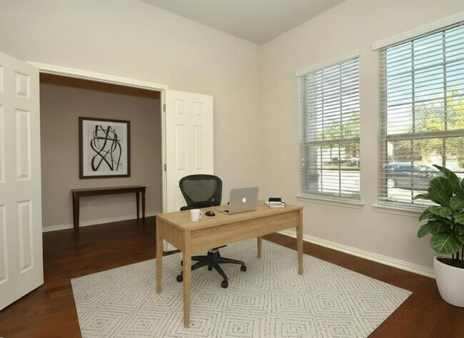 Building Photo - 142 Venice Cove