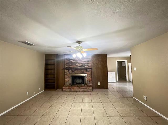 Building Photo - 1105 Spring Lake Dr