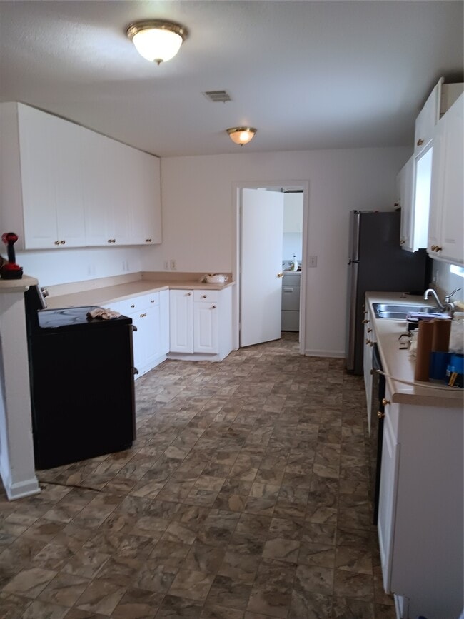 Building Photo - 21427 North St