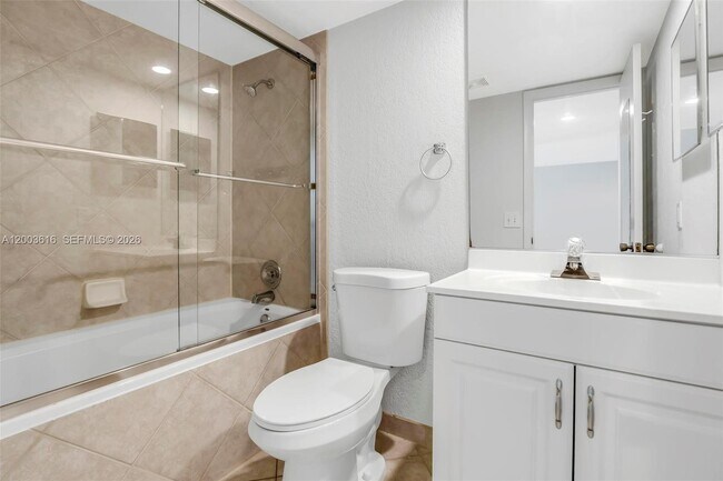 Building Photo - 2322 S Cypress Bend Dr