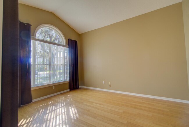 Building Photo - 1577 Cherry Ridge Dr