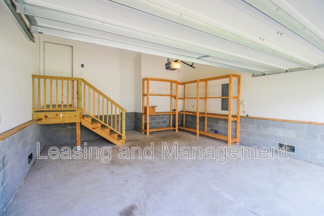 Building Photo - 333 Turnstone St
