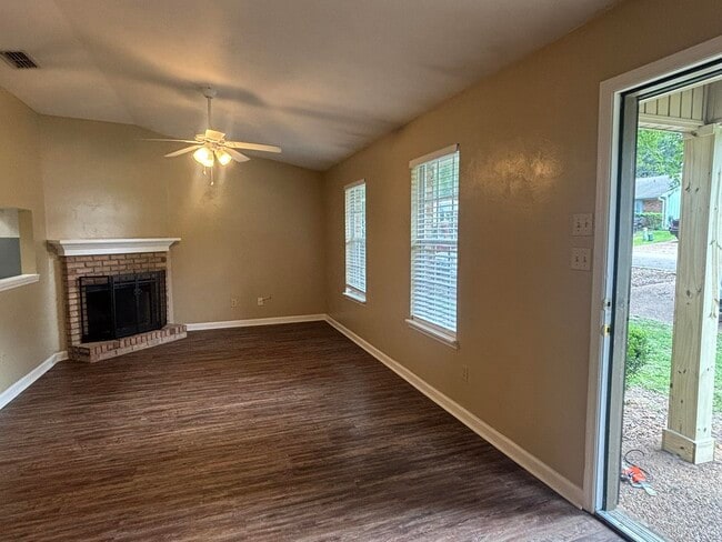 Building Photo - 447 Richview Park Cir W