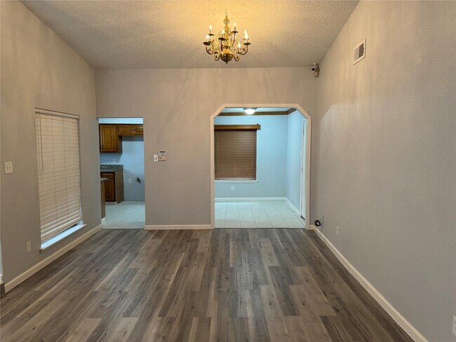 Building Photo - 6311 Dawnridge Dr
