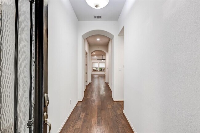 Building Photo - 3405 Venezia View