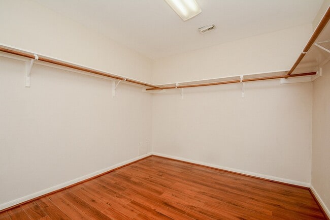 Building Photo - 8402 Brickhaven Ln