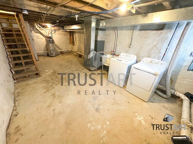 Building Photo - 2034 N Cleveland St