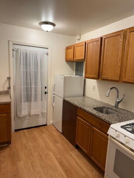 Building Photo - 5637 Walker Ave