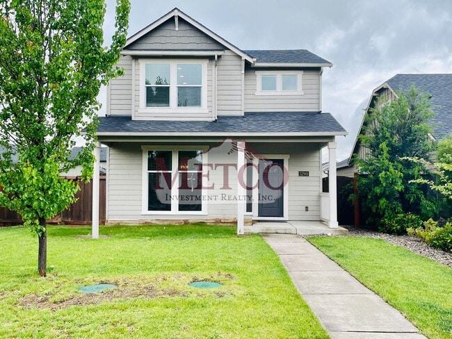 Primary Photo - Beautiful Coburg 3 Bed / 2.5 Bath Crafstma...