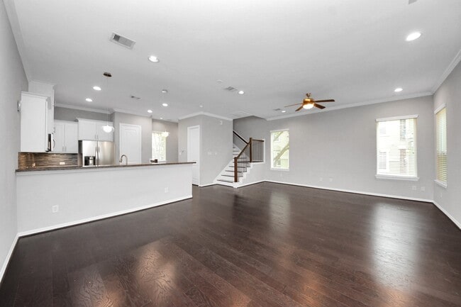 Building Photo - 2219 Bellefontaine