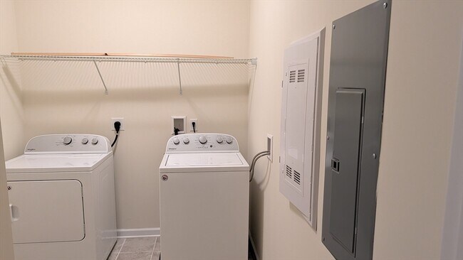 Building Photo - 110 Trotter Rd