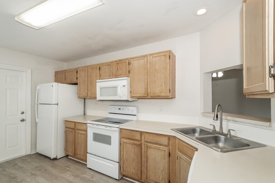 Building Photo - 10148 Cedar Dune Dr