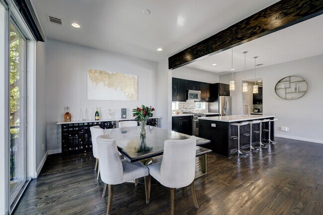 Building Photo - 1401 Fairview St