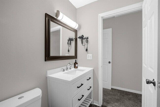 Building Photo - 13915 Heritage Club Dr