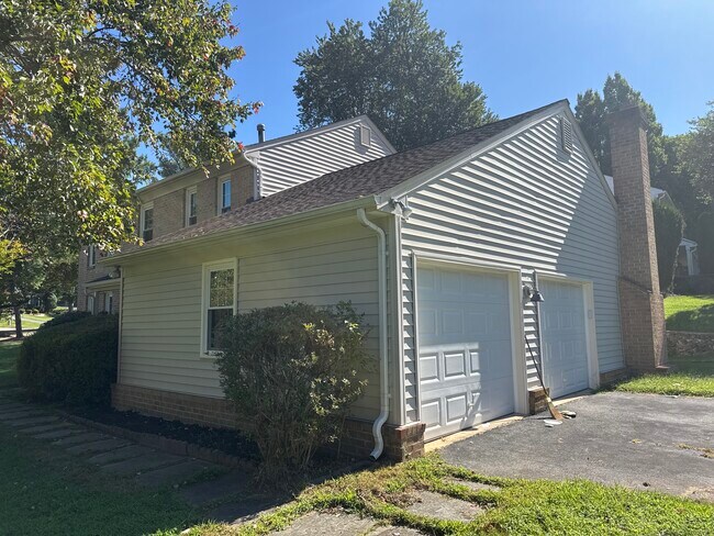 Building Photo - 11717 Dinwiddie Dr