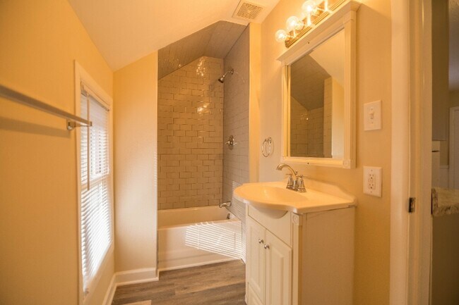 Building Photo - 37355 2nd St