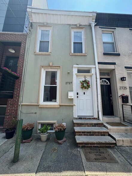 Building Photo - 2727 Webb St