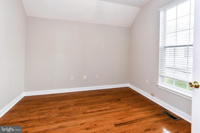 Building Photo - 13003 Belle Meade Trace