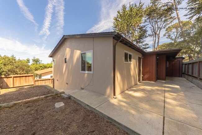 Building Photo - Three Bedroom Three Bath Home in Monterey with Ocean Views