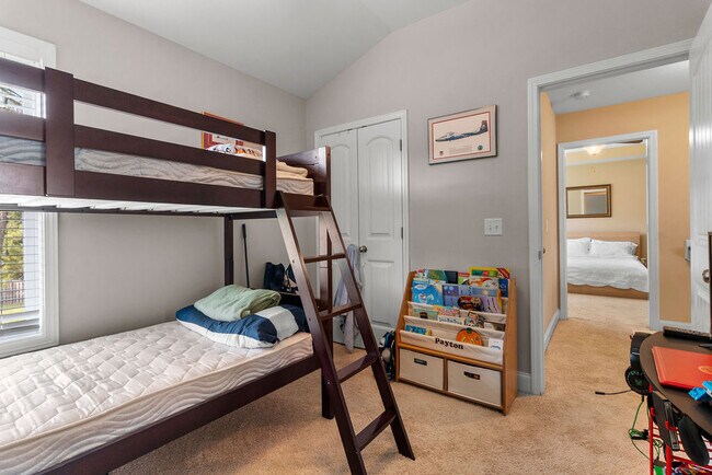 Building Photo - 209 Admiral Ct