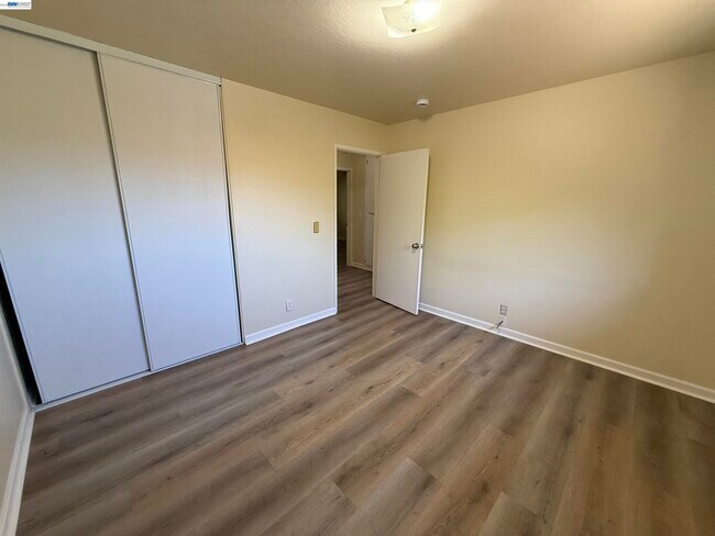 Building Photo - 1420 Primrose Way