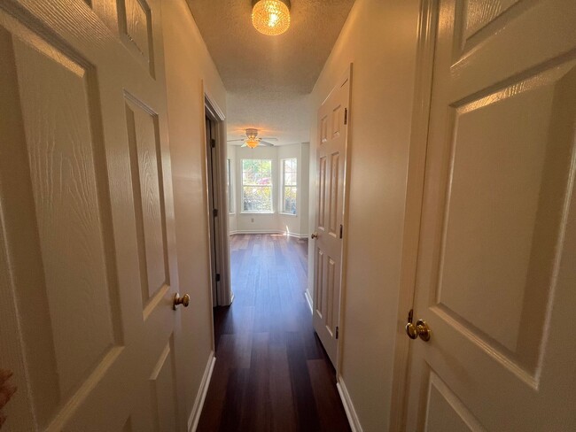 Building Photo - 1023 Yellowhammer Ln