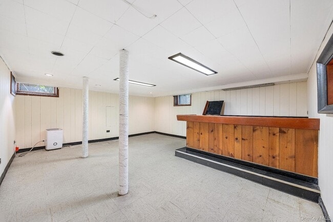 Building Photo - 1 Blackthorn Ln