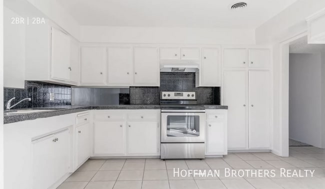 Building Photo - 3624 Dana St