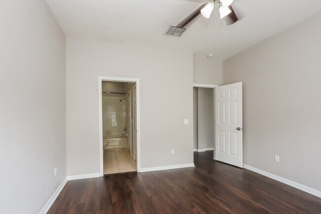 Building Photo - 712 Parsons Pointe St