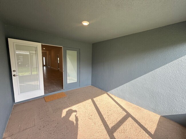 Building Photo - Truly Stunning 4-bedroom, 3-bathroom, 2 car garage in the beautiful new community of Villimar