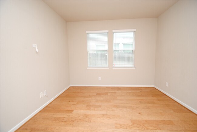 Building Photo - 8326 Oakland Hts Ln