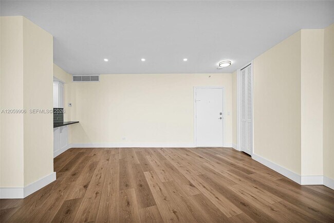 Building Photo - 2451 Brickell Ave