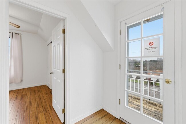 Building Photo - 173 Helman St