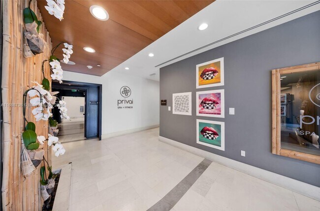 Building Photo - 200 Biscayne Blvd Way