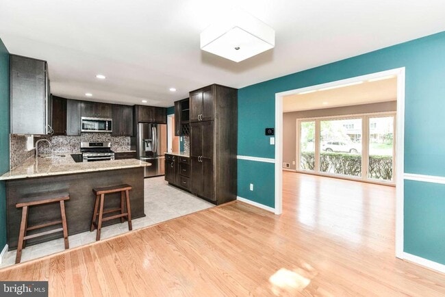 Building Photo - 9205 Hamilton Dr