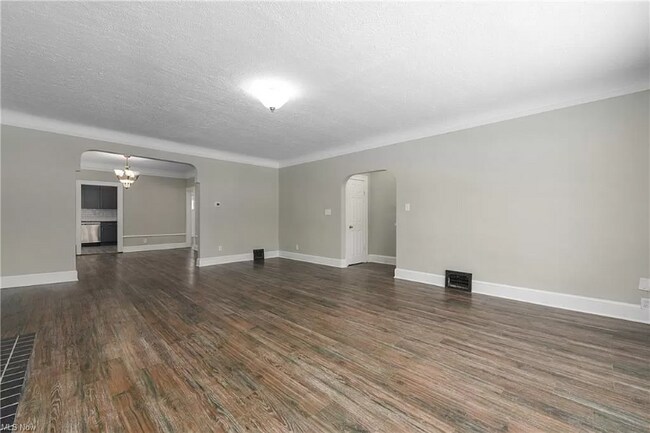 Building Photo - 3306 E Overlook Rd
