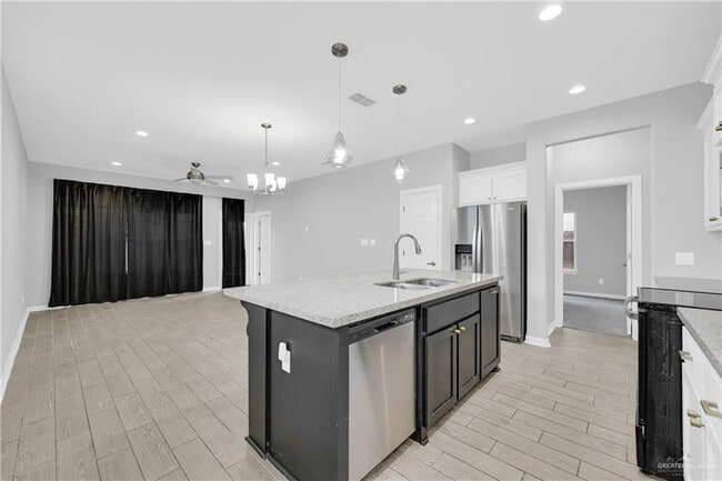 Building Photo - 22 South Dr