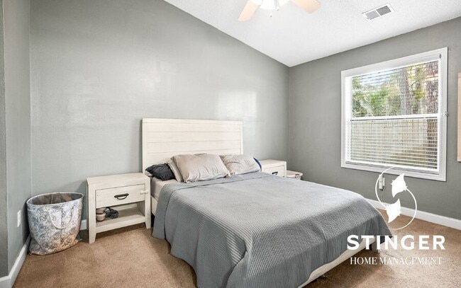 Building Photo - 16 Brindlewood Dr