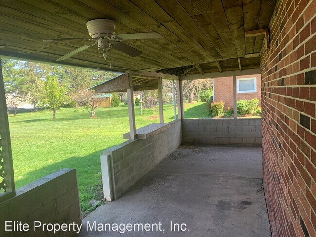 Building Photo - 3 br, 1.5 bath House - 3510 Board Rd.