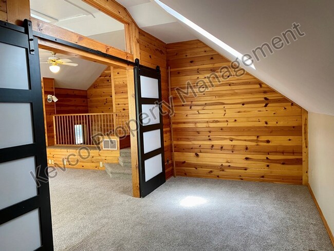 Building Photo - Remarkable Old Town House