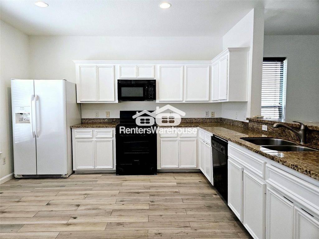 Building Photo - 8039 Ellinger Ln