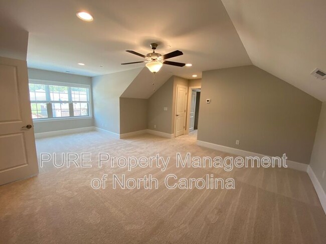 Building Photo - 9049 Treetop Wy NW