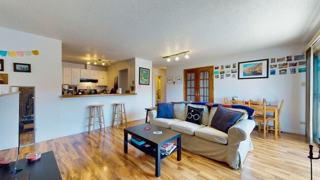 Building Photo - 555 E 10th Ave