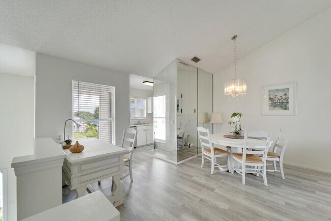 Building Photo - 840 Audubon Dr