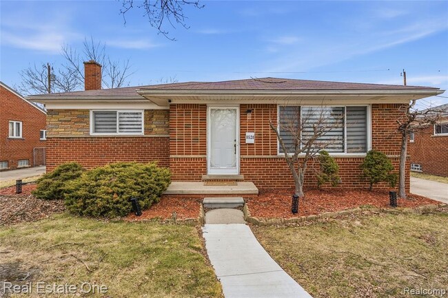 Building Photo - 8528 Norborne Ave