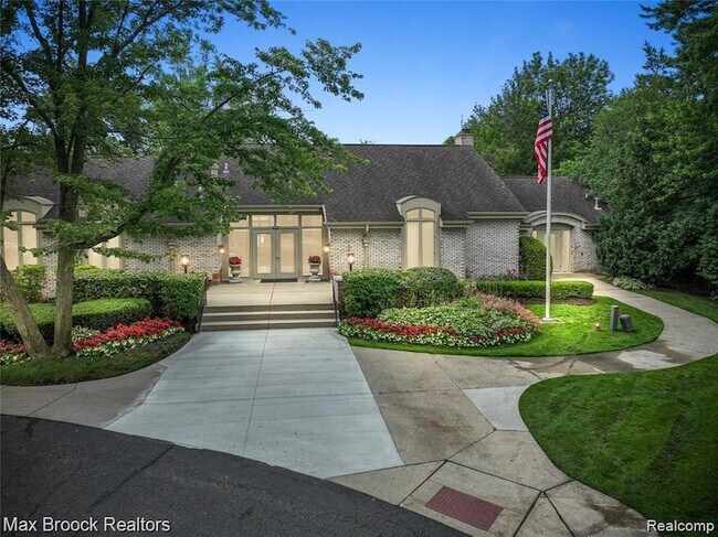 Building Photo - 1109 Ivyglen Cir