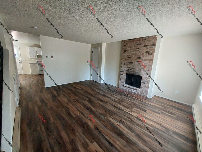 Building Photo - R115