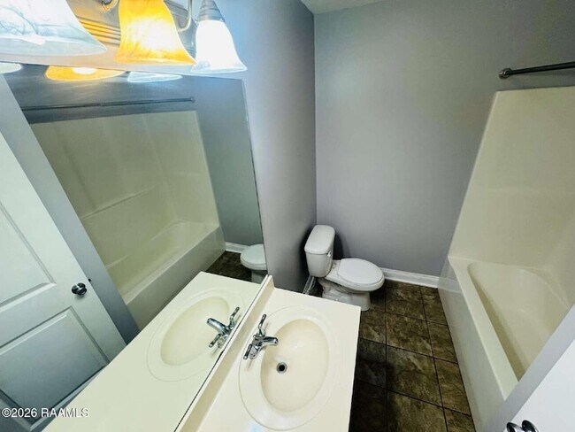 Building Photo - 127 Country Living Dr