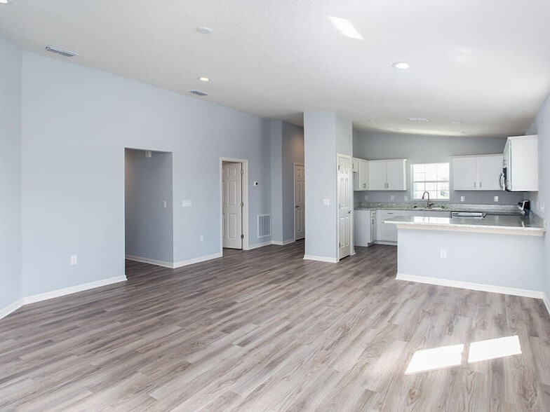 Building Photo - 1718 Pamela Ln