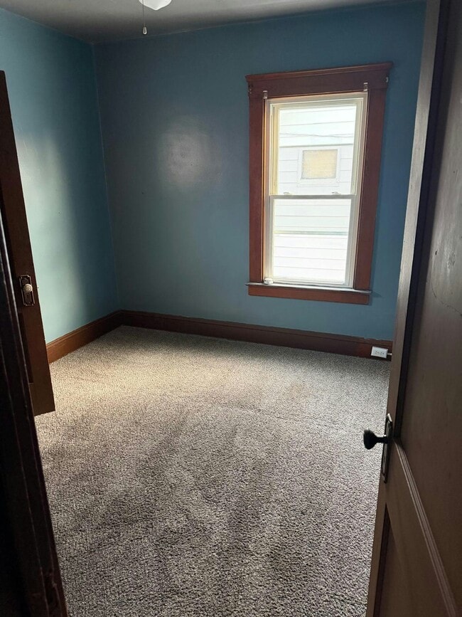 Building Photo - 3631 E 133rd St